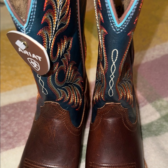 Ariat Women's Heeled Boots in Brown and Blue - Picture 8 of 16